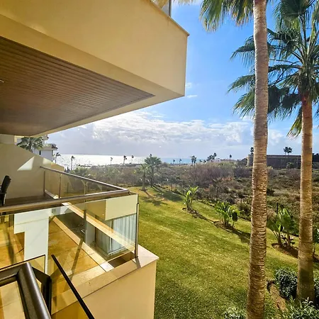 Marina Castillo, Beachfront Sea Views 500m To And Duquesa Marina Apartment Manilva