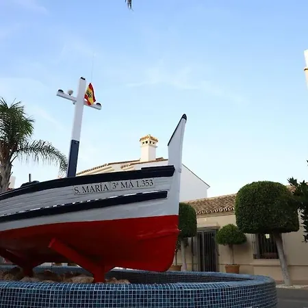 Marina Castillo, Beachfront Sea Views 500m To And Duquesa Marina Apartment *