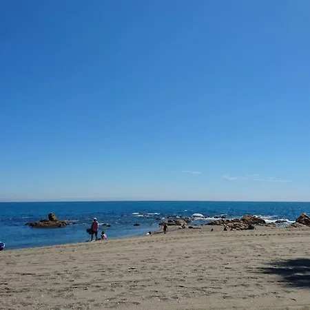 Marina Castillo, Beachfront Sea Views 500m To And Duquesa Marina Apartment *