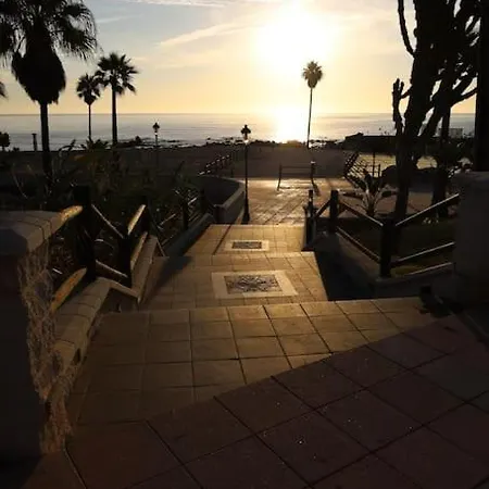 Marina Castillo, Beachfront Sea Views 500m To And Duquesa Marina * Manilva