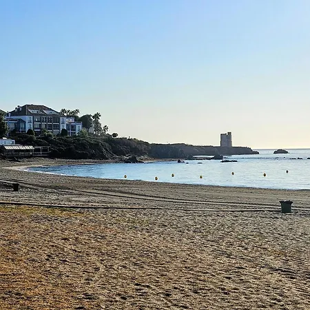 Marina Castillo, Beachfront Sea Views 500m To And Duquesa Marina Apartment *